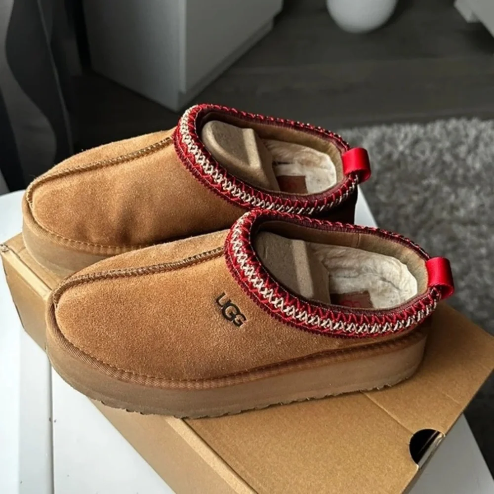 UGG-knockoff Brown Platform Shoes with Red Trim - Picture 3 of 6